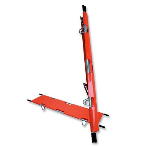 Barella pieghevole arancione in metallo per emergenze, posizionata in piedi, con maniglie di supporto.